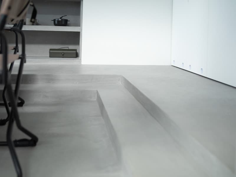 デザインモルタルKORTの室内床施工